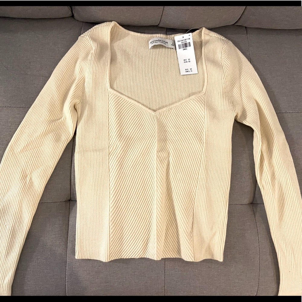 Brand New With Tags - Abercrombie cream colored sweater